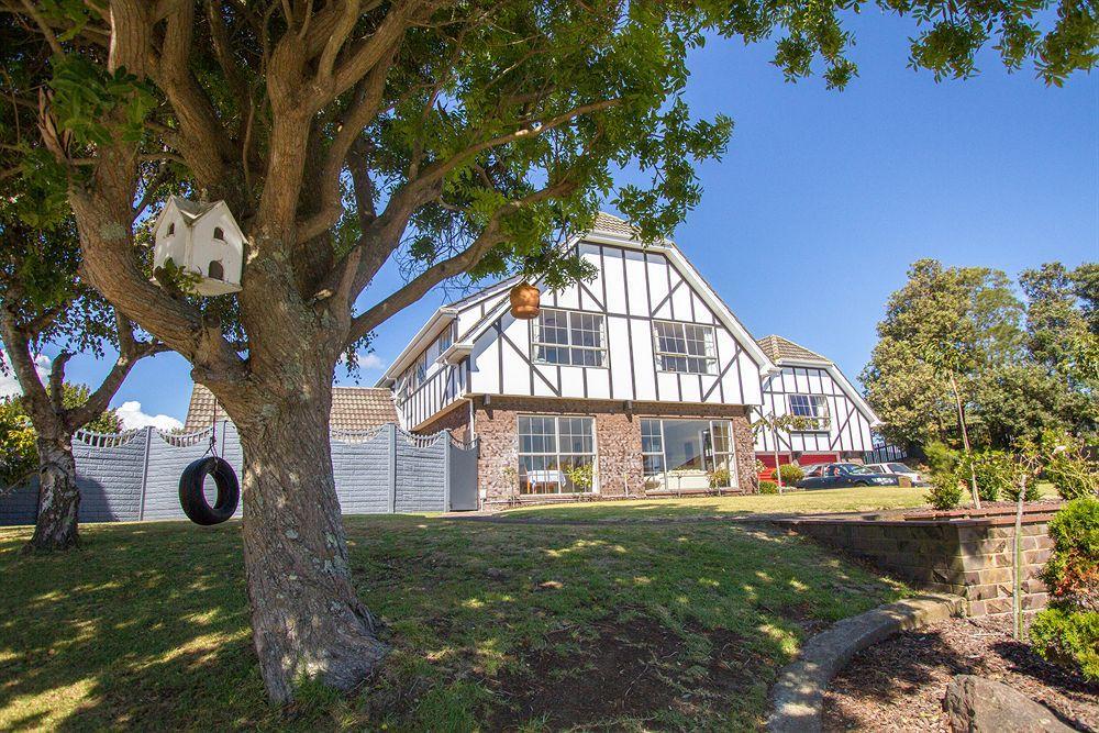 Tudor Manor Bed & Breakfast Paraparaumu Esterno foto