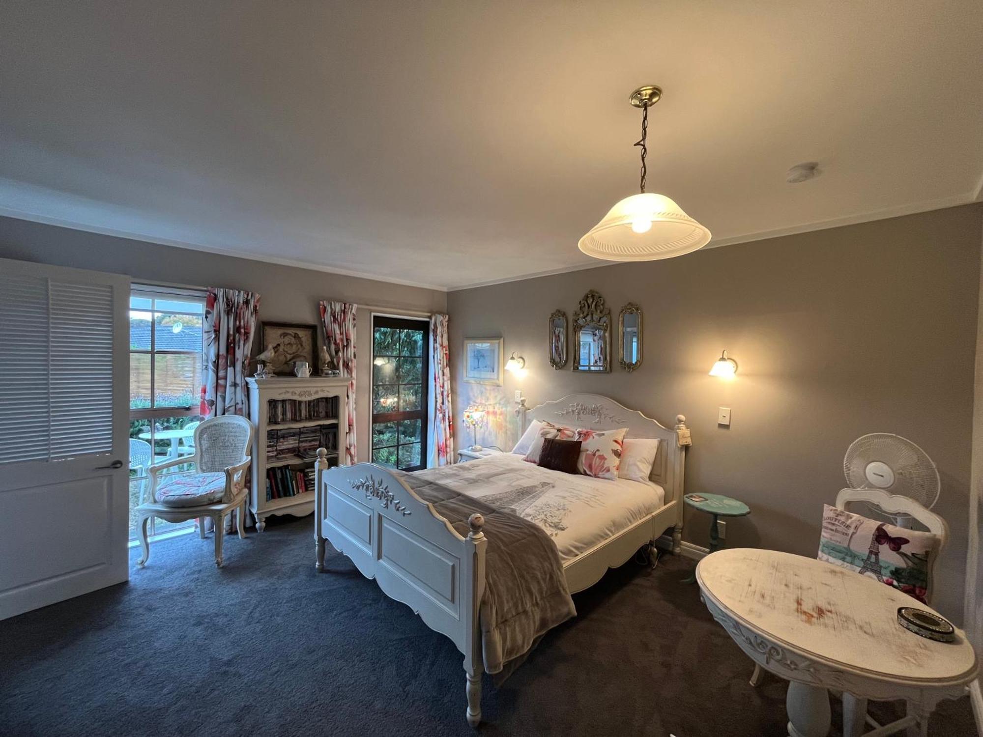 Tudor Manor Bed & Breakfast Paraparaumu Esterno foto