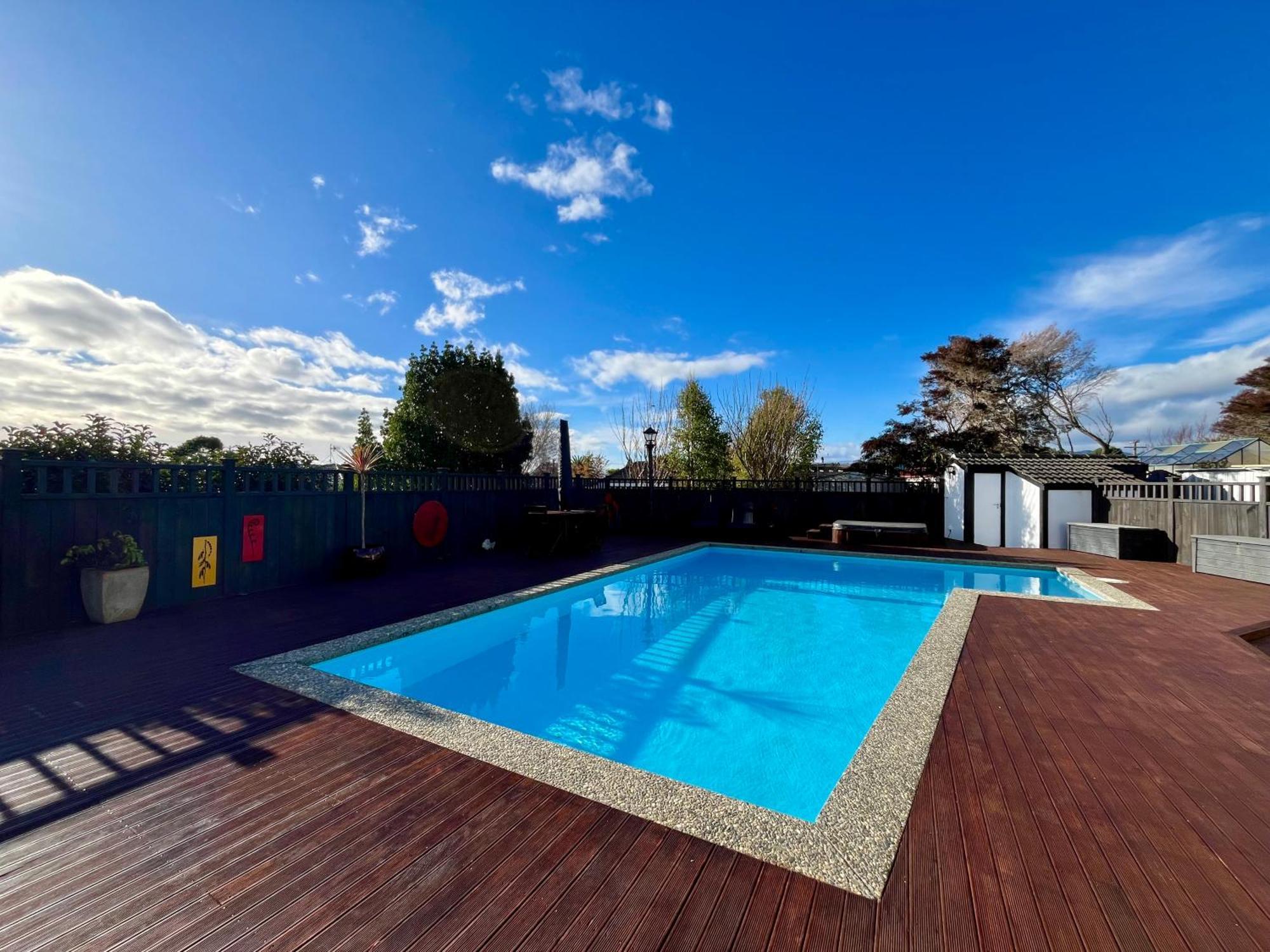 Tudor Manor Bed & Breakfast Paraparaumu Esterno foto