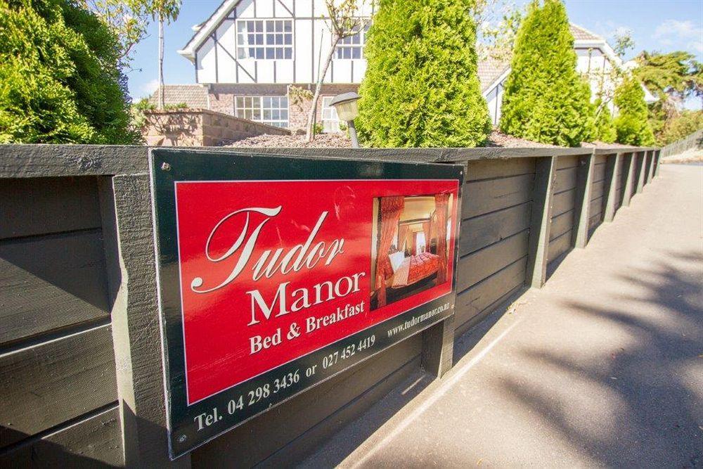 Tudor Manor Bed & Breakfast Paraparaumu Esterno foto