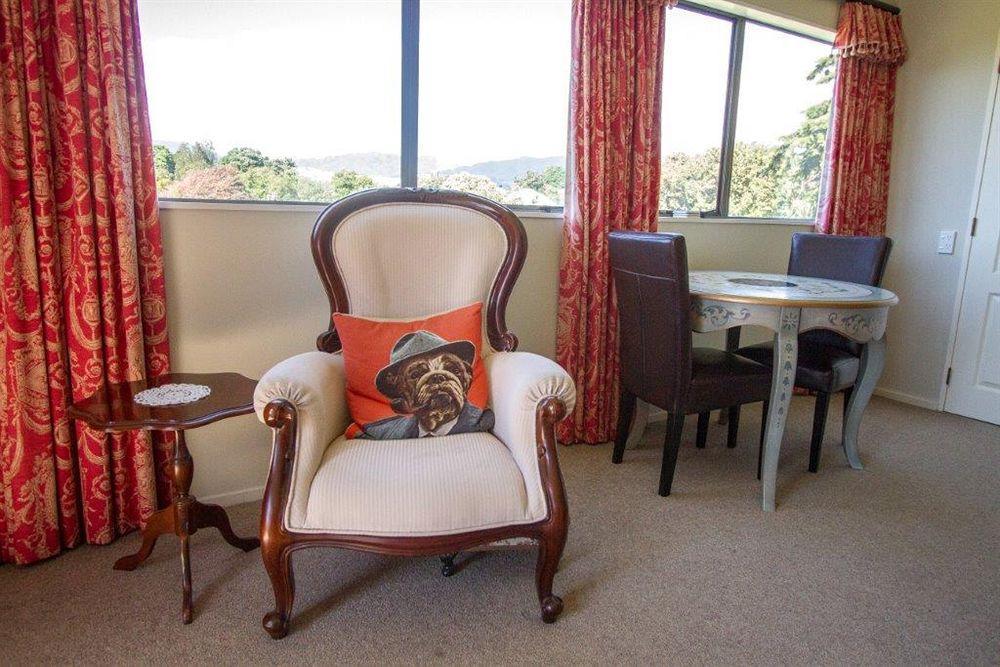 Tudor Manor Bed & Breakfast Paraparaumu Esterno foto